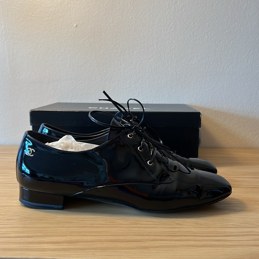 CHANEL Women’s Black Flats Elegant Patent Leather Loafers size 39 - Picture 5 of 10